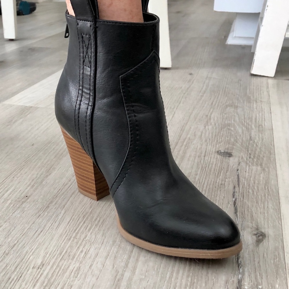 Black Leather Booties from JUSTFAB Size 6.5